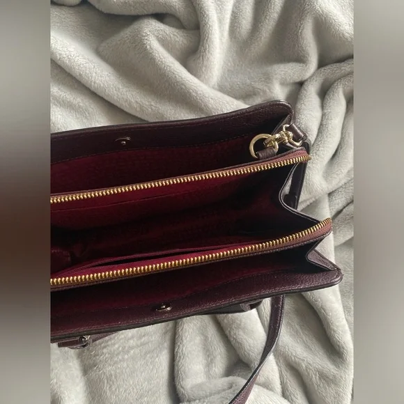 Kate Spade - Picture 2 of 2